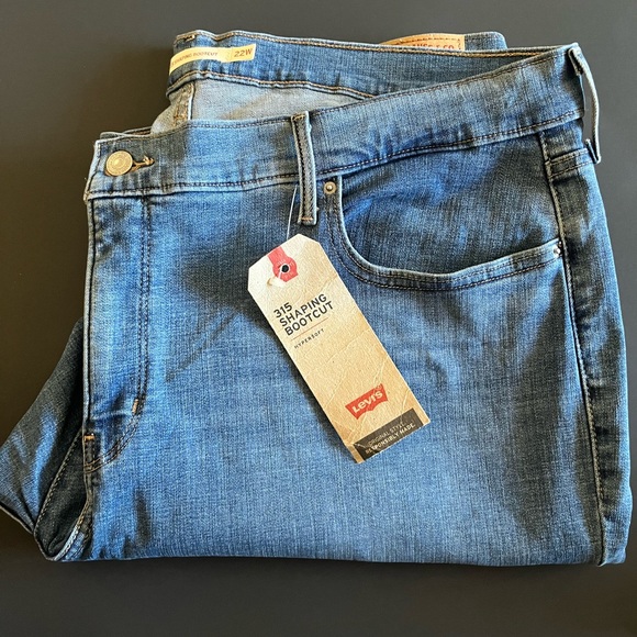 🌸LEVI’S🌸 - Picture 2 of 3